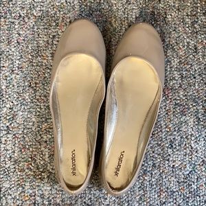 Tan flats